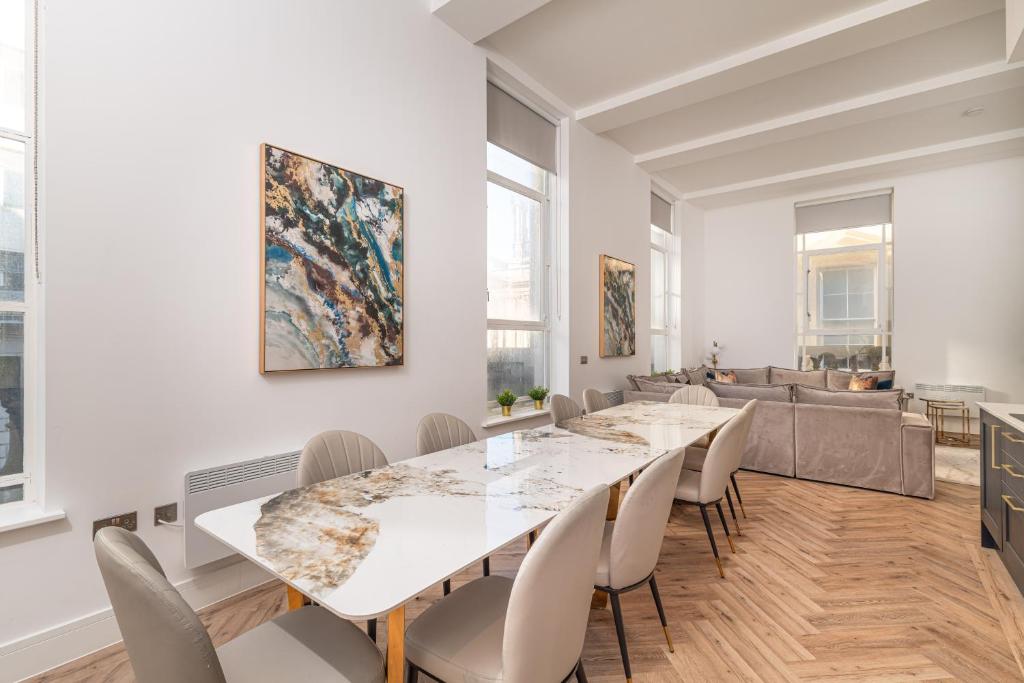 View of [2102] Super Luxury Penthouse Apartments | Mojito Events