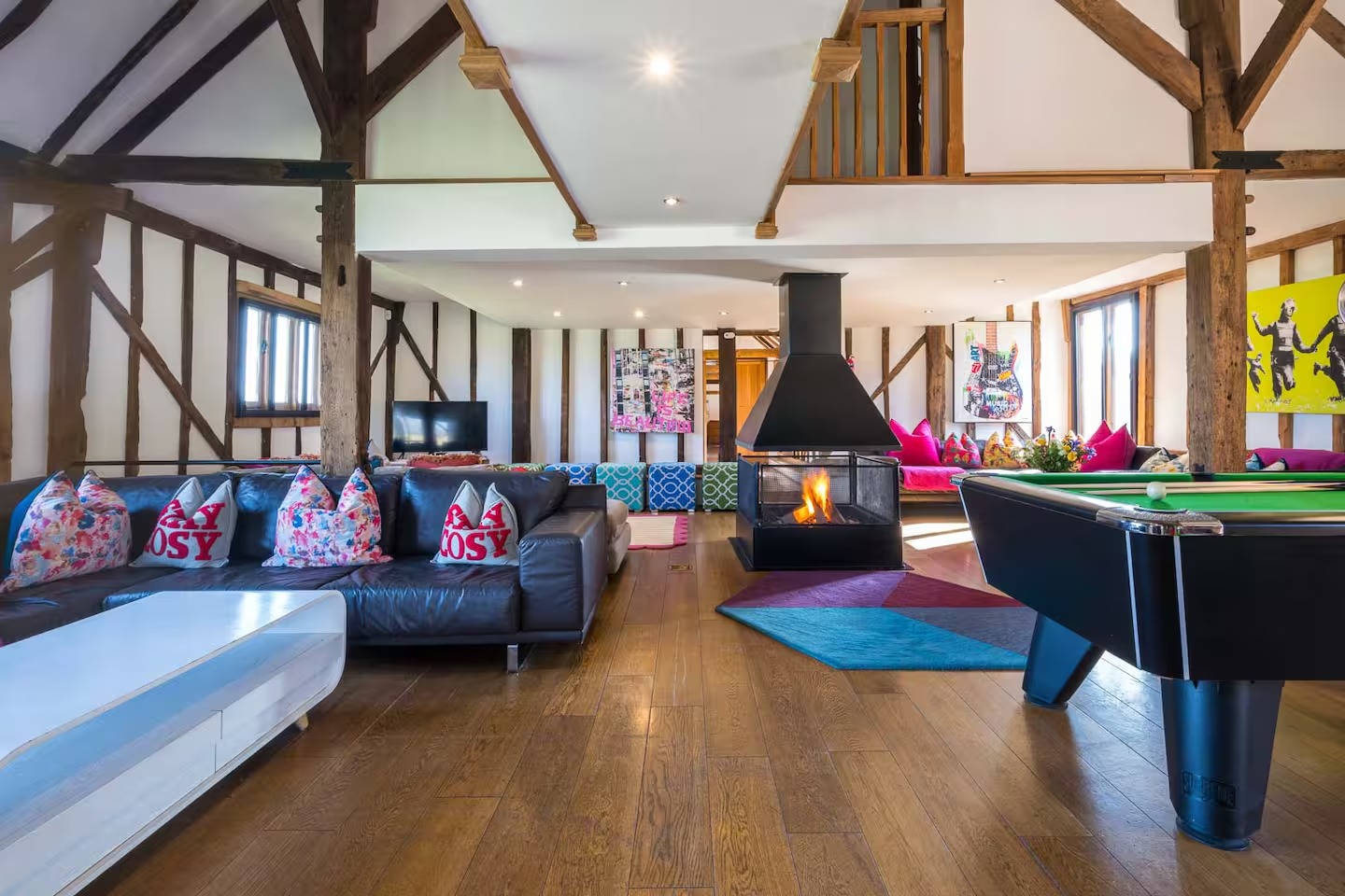Chic Oak Barn Retreat I Kent I Hen Parties & Girly Groups